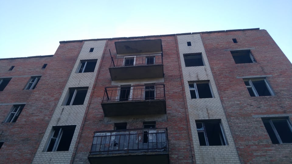 У Звенигородці дев’ятикласниця вижила після падіння з 5-го поверху
