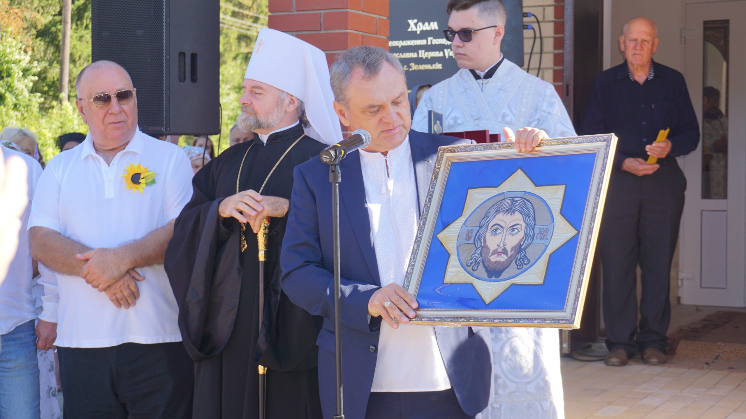 У Зеленькові, що на Тальнівщині, відбулося відкриття та освячення новозбудованого храму Преображення Господнього (Відео)