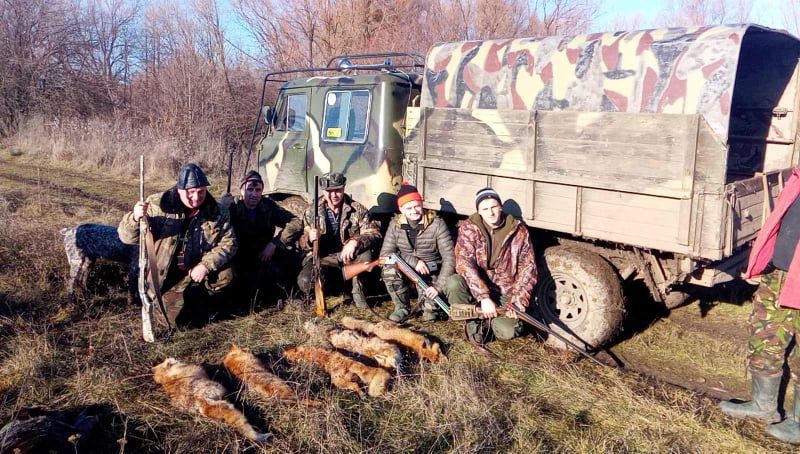 «Витягував на вилах і на автомобільних скатах спалював»: як мисливець із Звенигородщини бореться зі скаженими тваринами